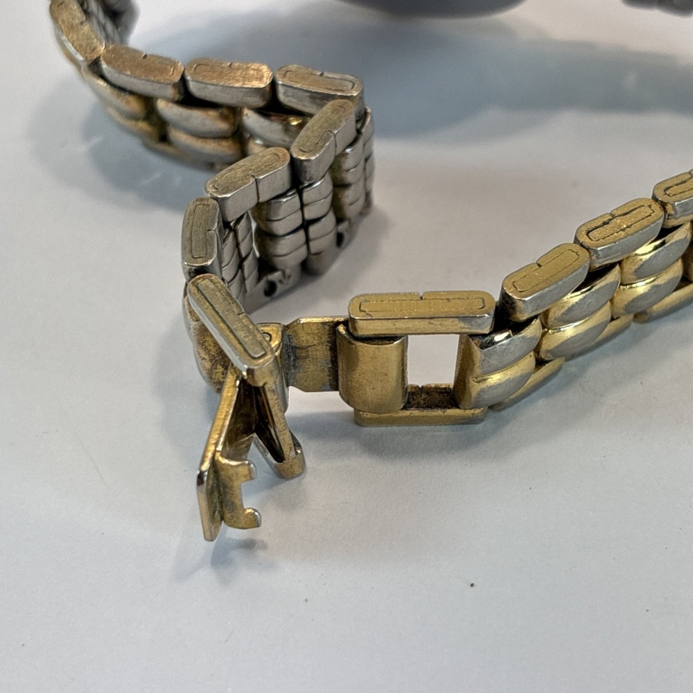 Vintage Monet Women Watch Silver & Gold Tone Quartz Working New Battery - Picture 7 of 16